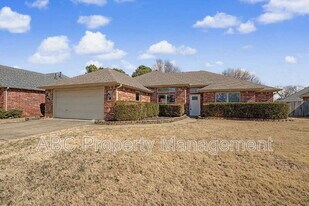 1501 S Breckenridge Loop in Rogers, AR - Building Photo