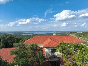 2000 Village Oak in Canyon Lake, TX - Building Photo - Building Photo