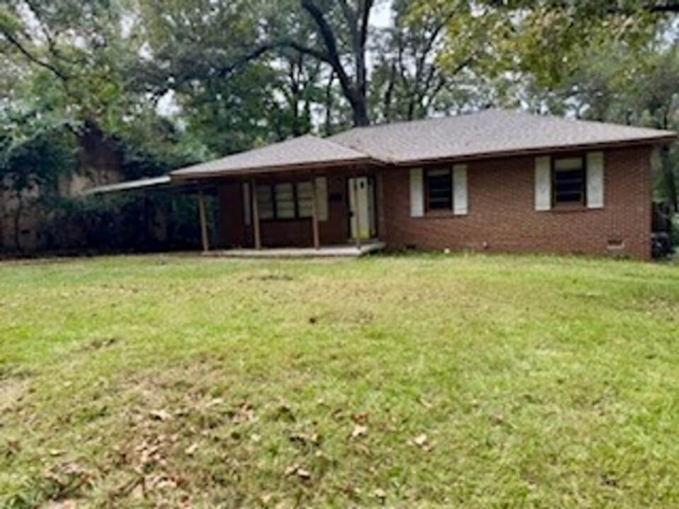 340 Sumerset Dr in Montgomery, AL - Building Photo