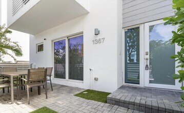 1367 N Ocean Blvd in Pompano Beach, FL - Building Photo - Building Photo