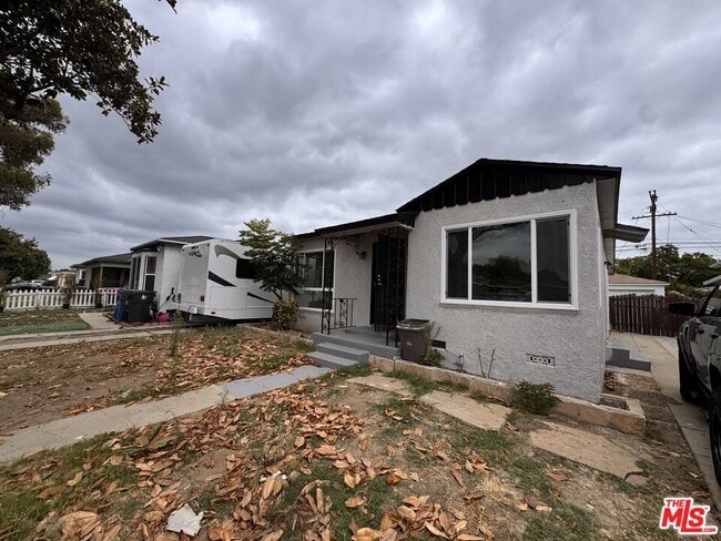 property at 3020 Magnolia Ave