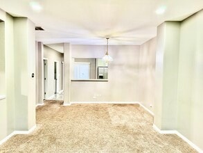 2452 Daybreak Ct in Elgin, IL - Building Photo - Building Photo