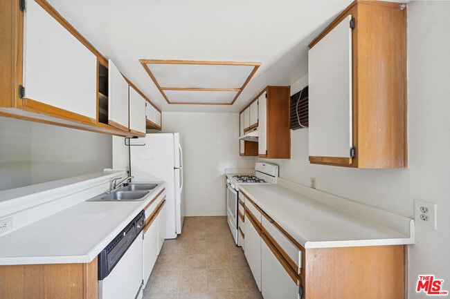 1519 N Martel Ave in Los Angeles, CA - Building Photo - Building Photo