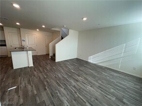 4919 Chapin Mesa Ave in Enterprise, NV - Building Photo - Building Photo