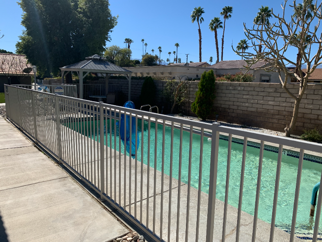 79360 Ave 42 in Bermuda Dunes, CA - Foto de edificio - Building Photo