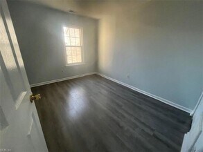 245 Wexford Dr W in Suffolk, VA - Foto de edificio - Building Photo