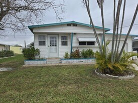 111 48th Ave Terrace W in Bradenton, FL - Building Photo