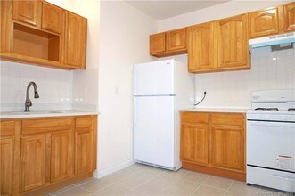 582 East St-Unit -2 in New Haven, CT - Building Photo - Building Photo