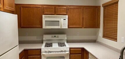 26432 Arboretum Way, Unit 903 in Murrieta, CA - Foto de edificio - Building Photo