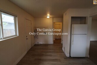 7044 SE Harney St in Portland, OR - Building Photo - Building Photo