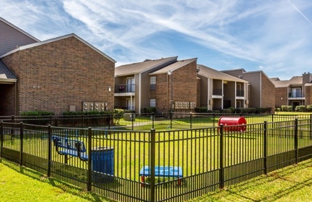 Westwood Village Apartments in Shreveport, LA - Building Photo - Building Photo