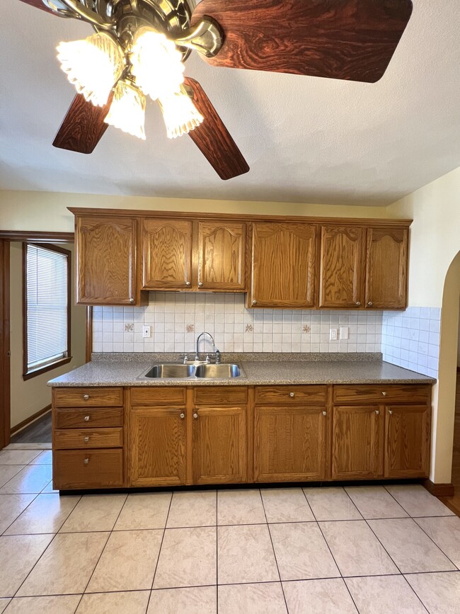 223 Holland St, Unit 3