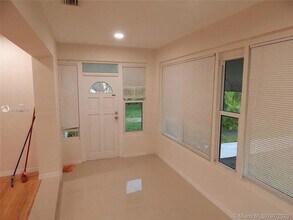 1111 N 25th Ave in Hollywood, FL - Building Photo - Building Photo