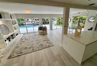 1012 Tangelo Is in Fort Lauderdale, FL - Building Photo - Building Photo
