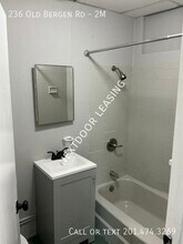 236 Old Bergen Rd in Jersey City, NJ - Building Photo - Building Photo