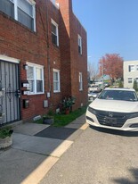 1243 16th St NE, Unit 3 Apartments