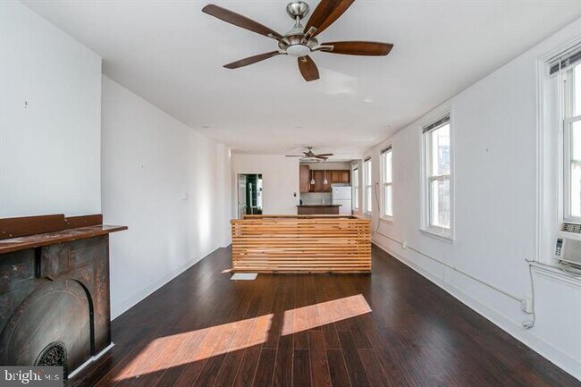 property at 1801 N Mascher St