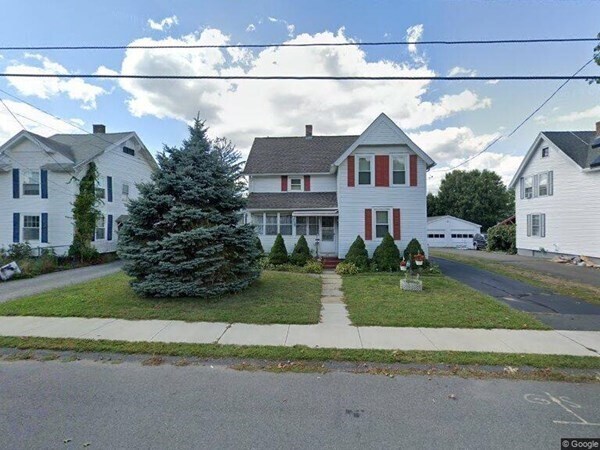 147 Whitney St in Ludlow, MA - Building Photo