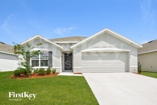 8549 Triumph Cir in Wildwood, FL - Building Photo