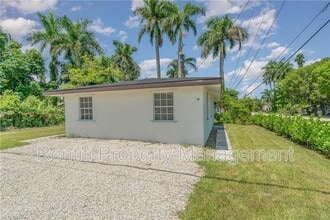 21 Cabana Ave in North Fort Myers, FL - Building Photo - Building Photo