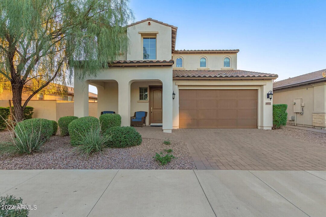 4652 Cabrio Ter in Mesa, AZ - Building Photo
