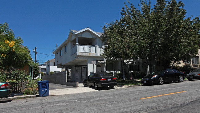 335-337 E Providencia Ave in Burbank, CA - Building Photo - Building Photo