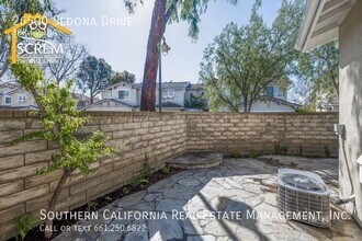 26500 Sedona Dr in Santa Clarita, CA - Building Photo - Building Photo