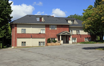 Bric Tre I & II Apartments in Syracuse, NY - Building Photo - Building Photo