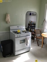 106 W Adams St, Unit 1 in Somerville, MA - Foto de edificio - Building Photo