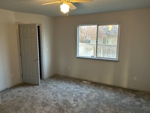 607 Meadowbrook Dr in Nampa, ID - Foto de edificio - Building Photo