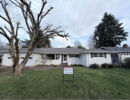 3740 Hillview Dr SE in Salem, OR - Building Photo