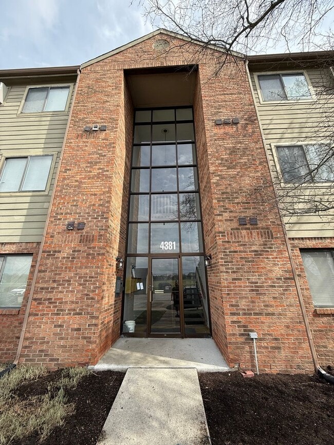 4381 Village Pkwy Cir W in Indianapolis, IN - Building Photo - Building Photo