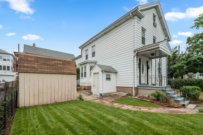 34 Page St, Unit 1 in Malden, MA - Building Photo - Building Photo