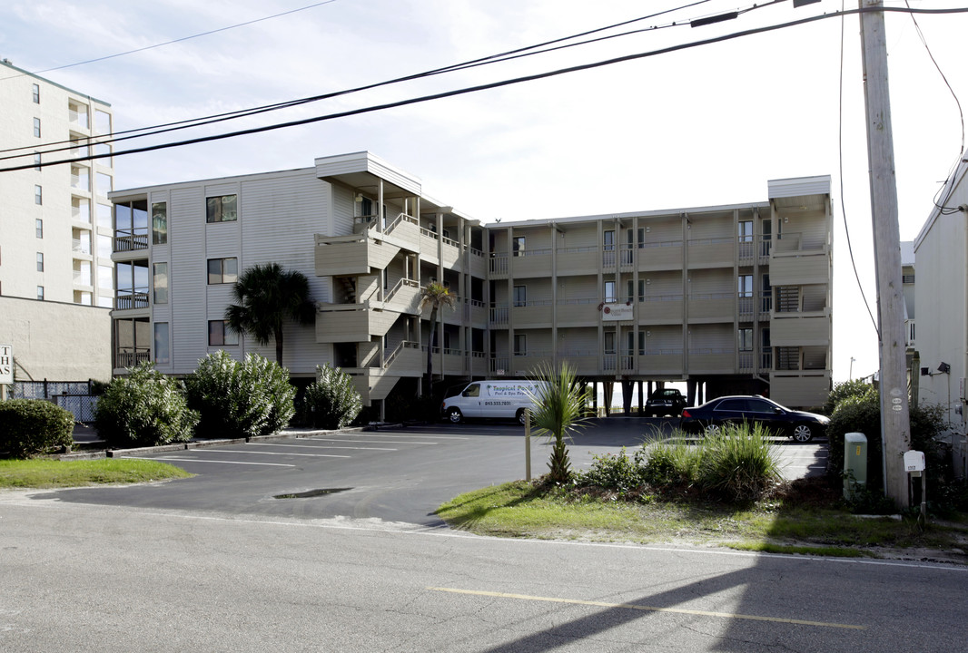 Crescent Beach Villas in North Myrtle Beach, SC - Foto de edificio