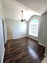 2707 SE 6th St in Bentonville, AR - Foto de edificio - Building Photo