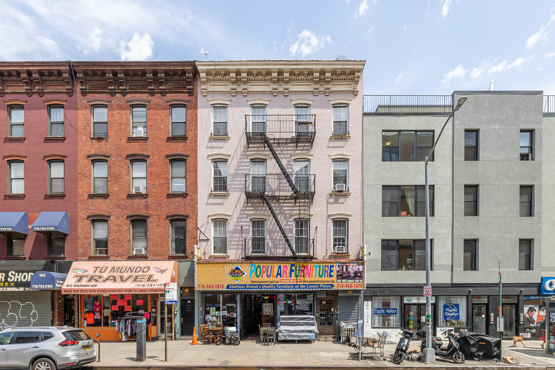 158 Graham Ave in Brooklyn, NY - Building Photo