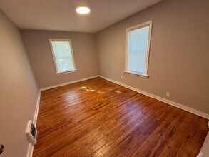 7129 Dawson Pl in Jennings, MO - Building Photo - Building Photo