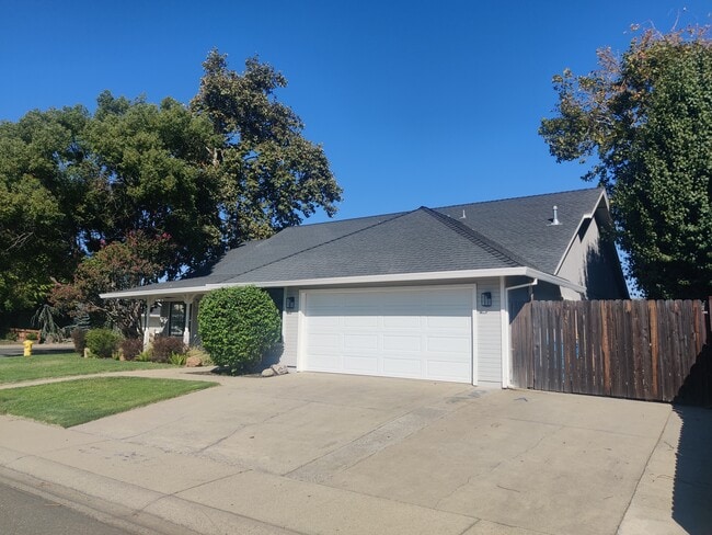 1097 North Point Dr in Yuba City, CA - Building Photo - Building Photo