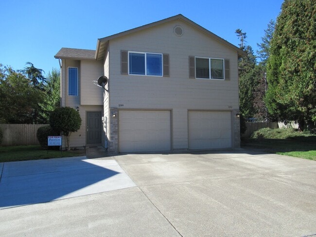 property at 1242 Country Glen Ave NE