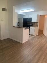 8743 NW 39th St in Sunrise, FL - Building Photo - Building Photo
