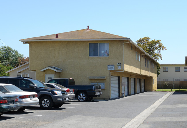 236-252 Wolff St in Oxnard, CA - Foto de edificio - Building Photo