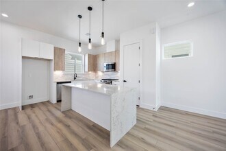 6735 Peerless St in Houston, TX - Building Photo - Building Photo