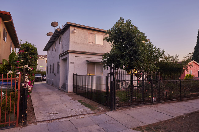 3260 Drew St in Los Angeles, CA - Building Photo - Building Photo