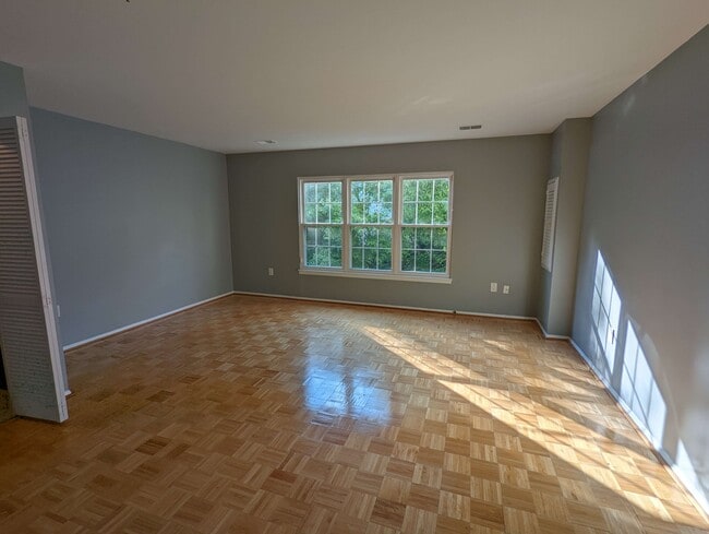 1822 Bronzegate Blvd in Silver Spring, MD - Building Photo - Building Photo