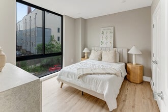 Five On Canal Apartments in Philadelphia, PA - Foto de edificio - Building Photo