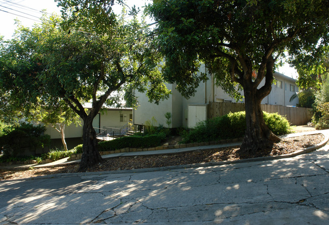 1606 Grand Ave in Santa Barbara, CA - Building Photo - Building Photo