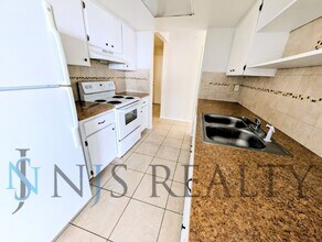 4325 Woodfield Ave in Holiday, FL - Building Photo - Building Photo