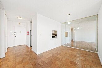 7855 JFK Blvd E in North Bergen, NJ - Foto de edificio - Building Photo