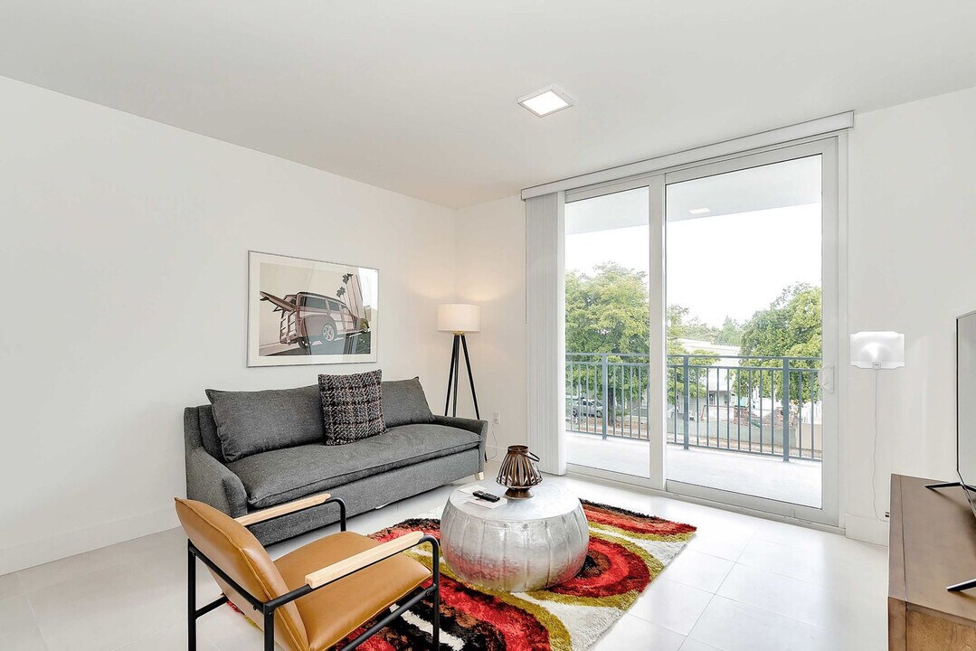 1710 SW 27th Ave in Miami, FL - Building Photo