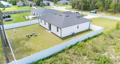 7439 SW 130th Ln in Ocala, FL - Building Photo - Building Photo